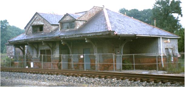 Photograph of
 Aberdeen B&O Station in August 2004